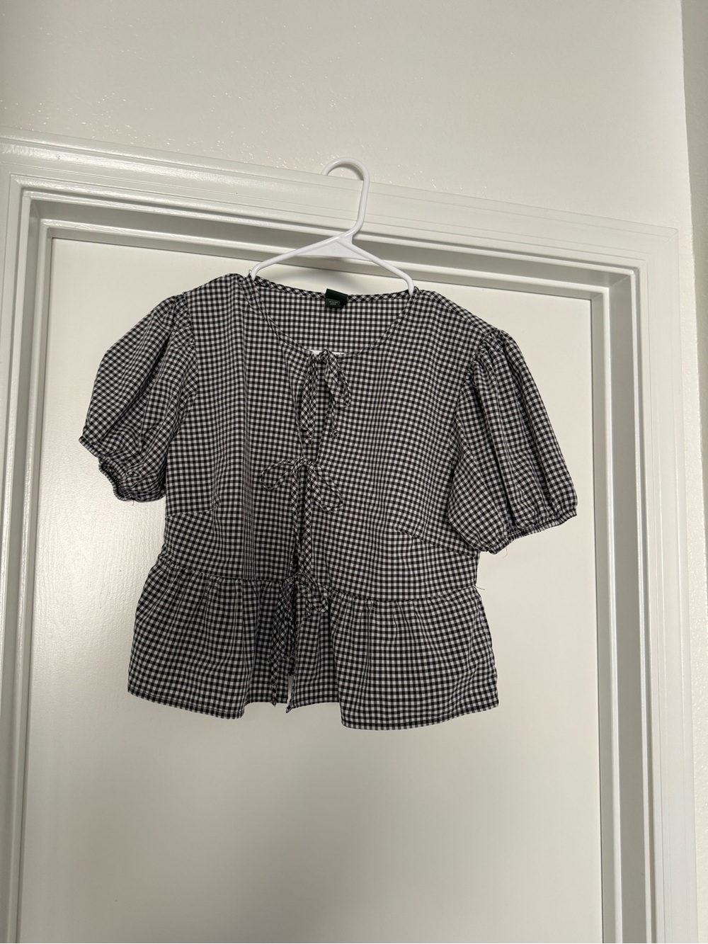 Black and White Gingham Tie-Front Puff Sleeve Top